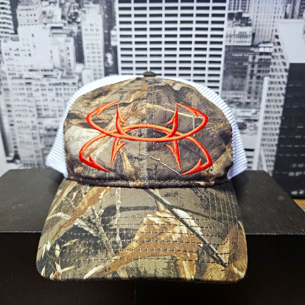 Under Armour Men’s Camouflage/White Trucker Hat Mesh Back Adjustable One Size